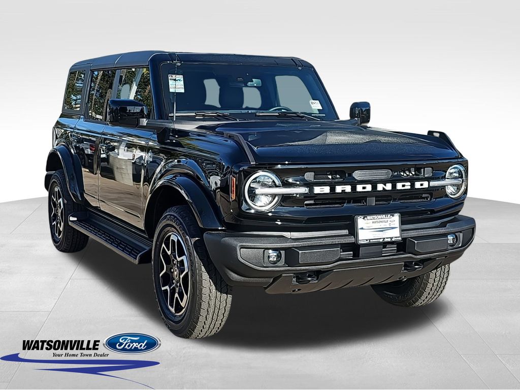 2025 Ford Bronco 4-Door Outer Banks's photo