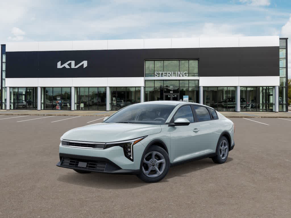 2025 Kia K4 LXS photo 2