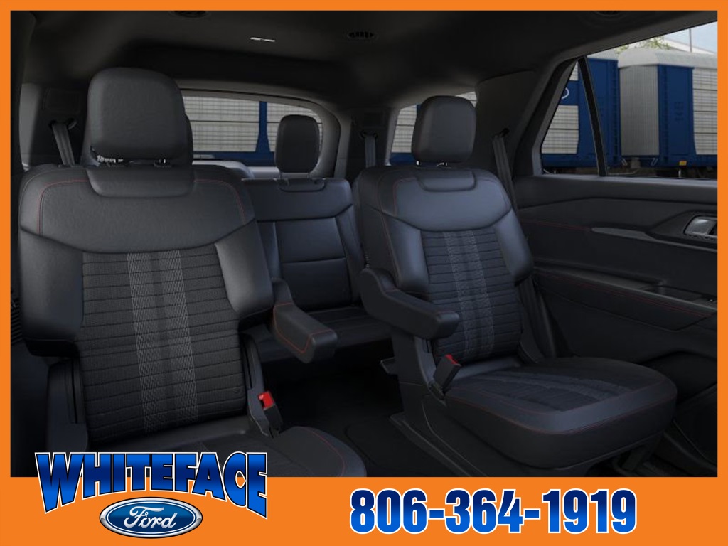 2025 Ford Explorer ST-Line photo 9
