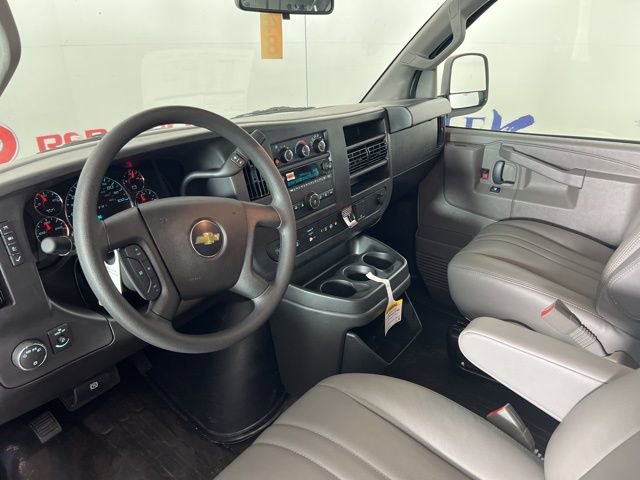 2025 Chevrolet Express Cargo 2500 photo 8