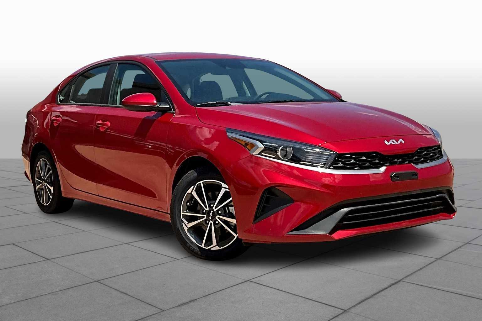 2023 Kia Forte LXS photo 2
