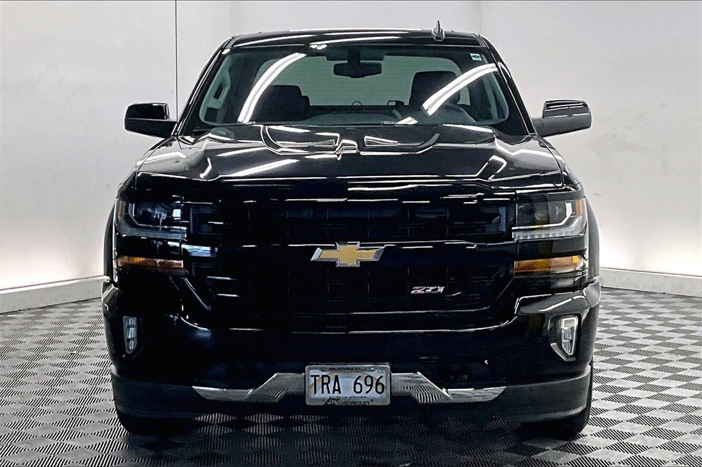 2018 Chevrolet Silverado 1500 LT photo 2