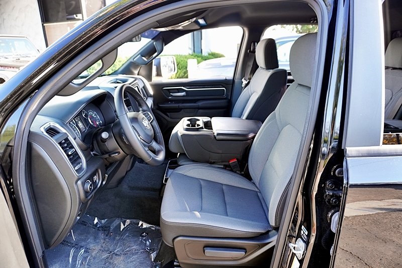 Certified Used 2024 Black Ram Big Horn/Lone Star image 15