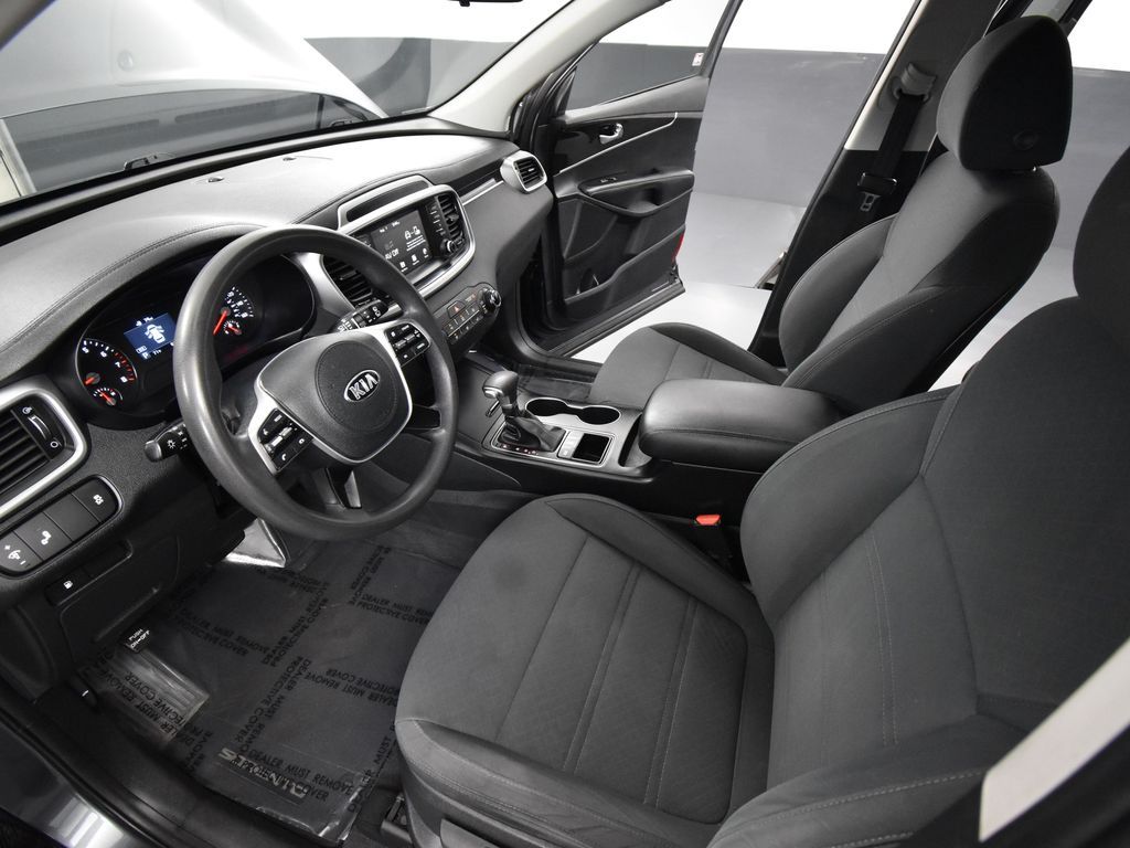 2020 Kia Sorento LX photo 17