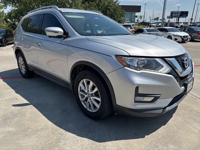 2017 Nissan Rogue SV photo 4