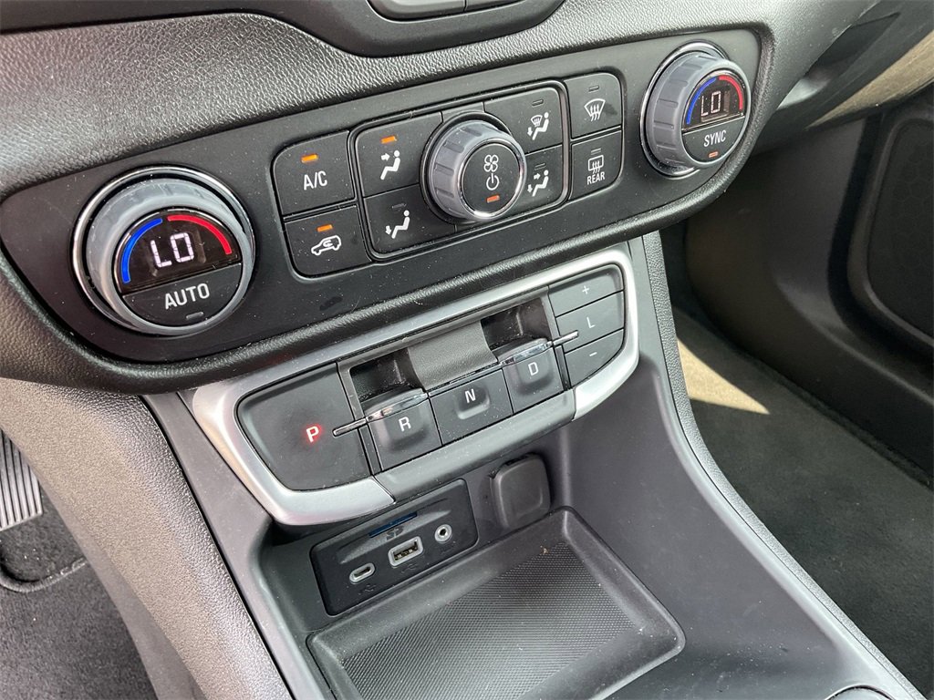 2024 Gmc Terrain SLT photo 19