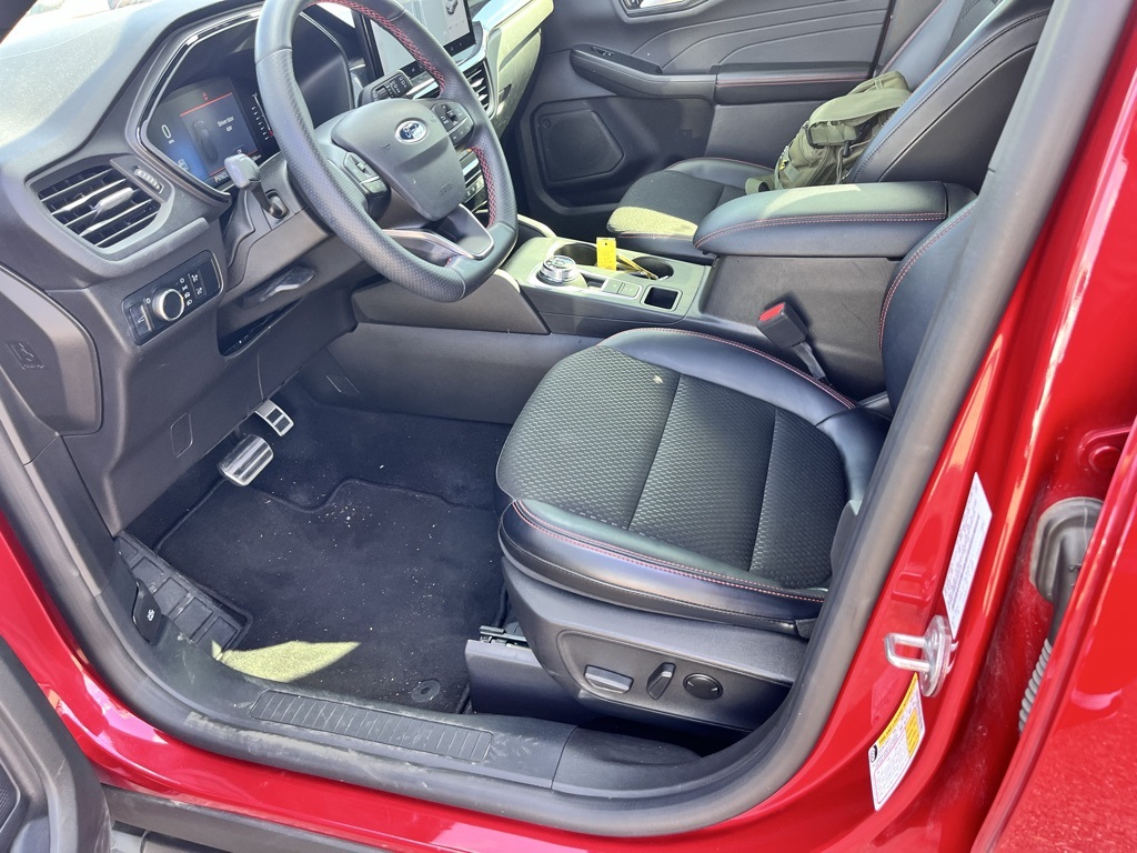 2024 Ford Escape ST-Line photo 7