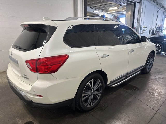 2019 Nissan Pathfinder Platinum photo 4