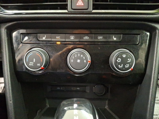 2023 Volkswagen Taos SE photo 17