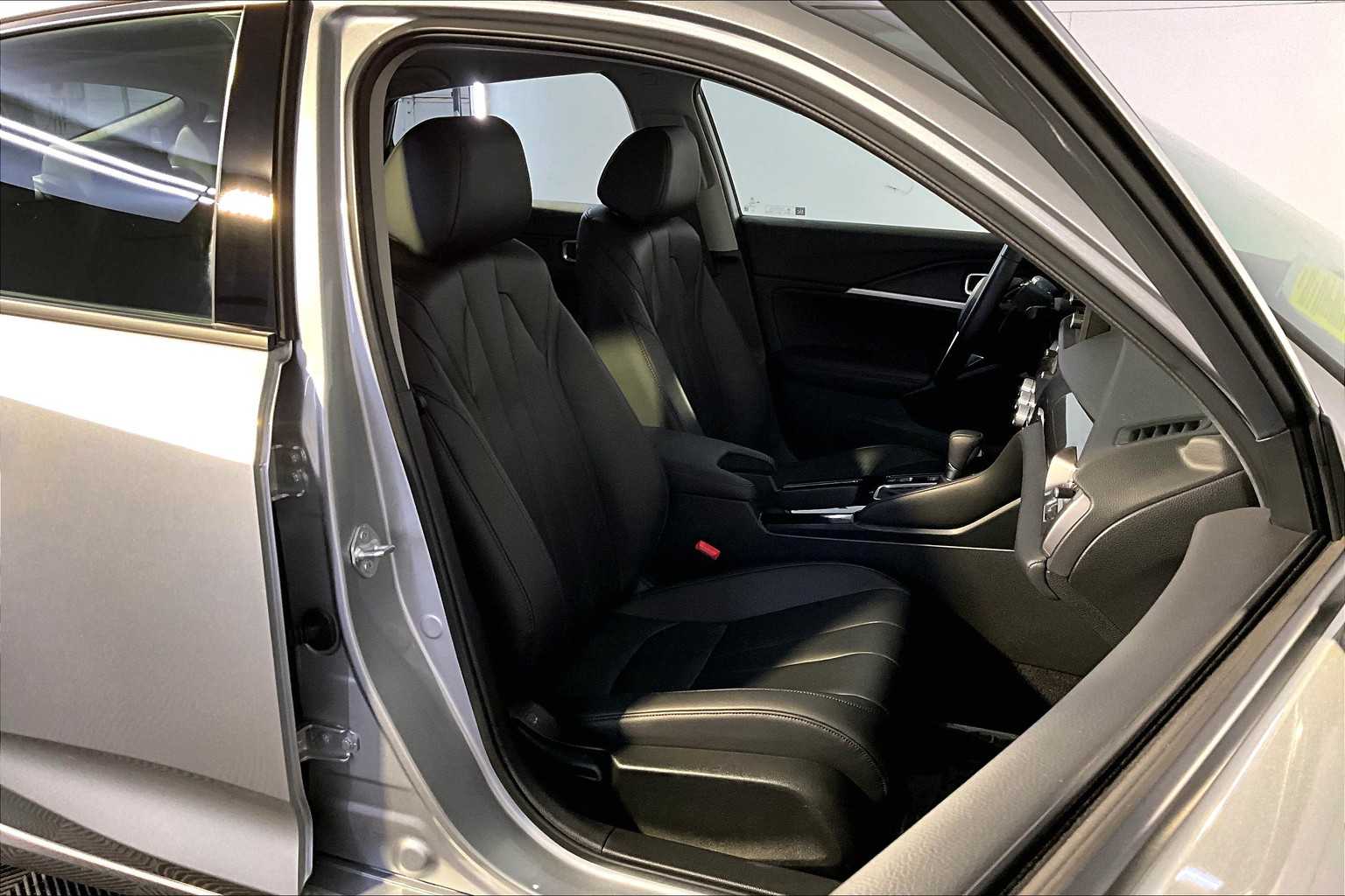 2025 Acura Integra Base photo 7