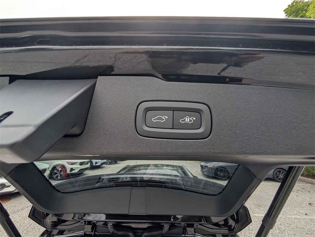 2026 Volvo V60 Cross Country B5 photo 4