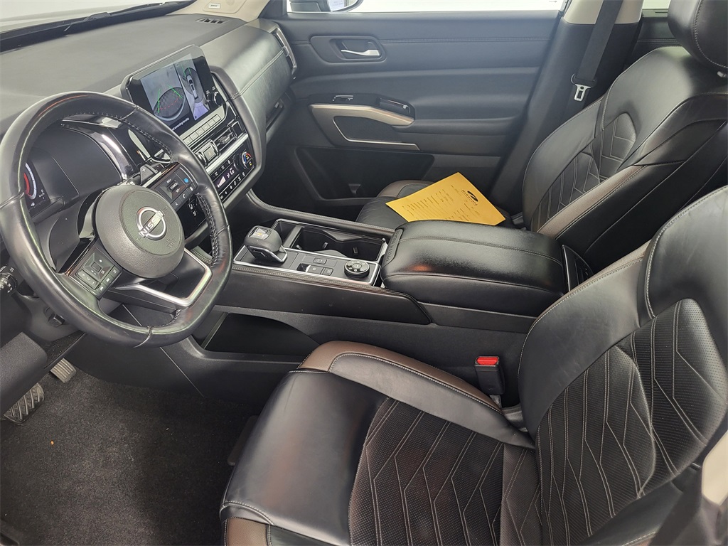 2022 Nissan Pathfinder Platinum photo 8