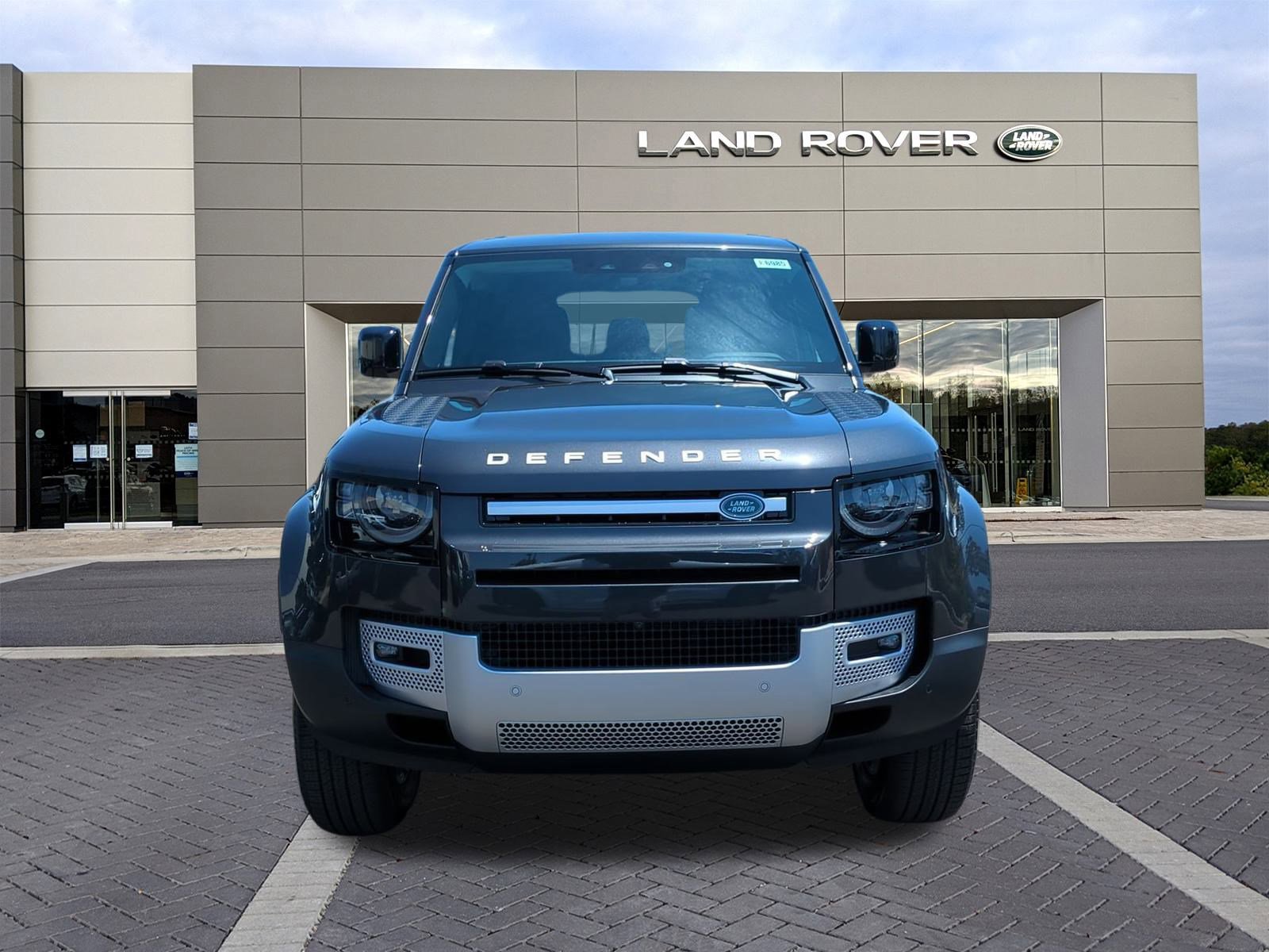 2025 Land Rover Defender S photo 2