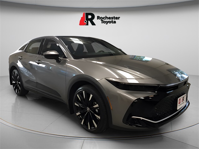 2024 Toyota Crown Platinum's photo