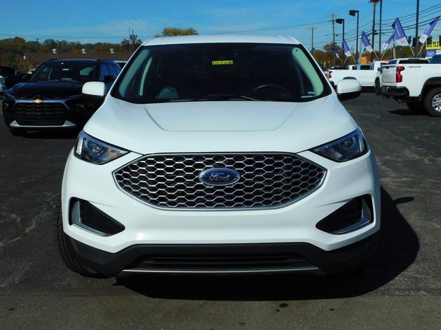 2024 Ford Edge SEL photo 3