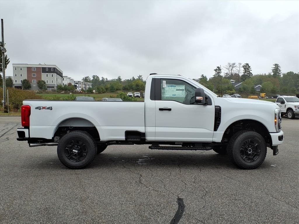 2026 Ford F-350 photo 2