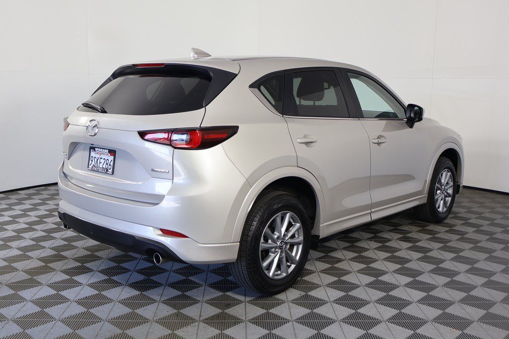 2024 Mazda CX-5 2.5 S Preferred photo 4