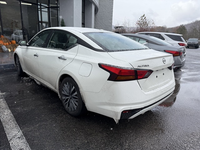 2023 Nissan Altima 2.5 SV photo 2