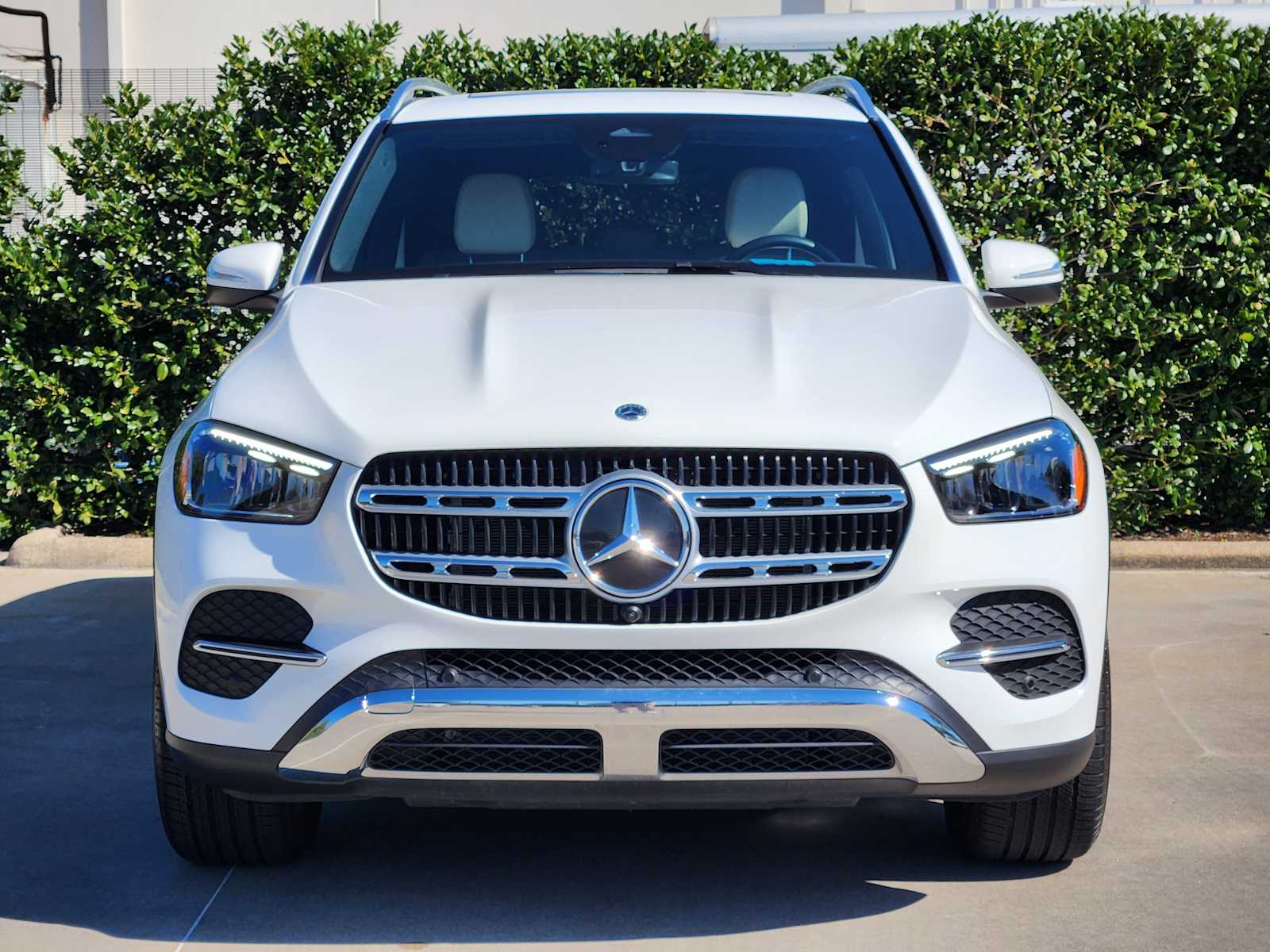 2025 Mercedes Benz GLE 450 4MATIC photo 2