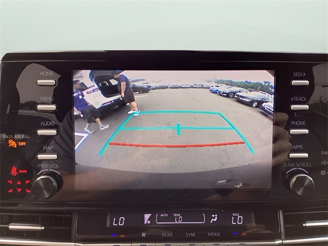 2021 Toyota Sienna LE photo 26