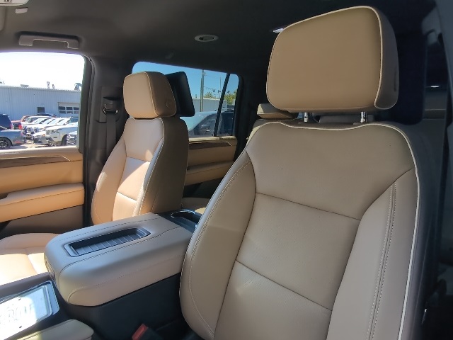 2024 Chevrolet Suburban Premier photo 11