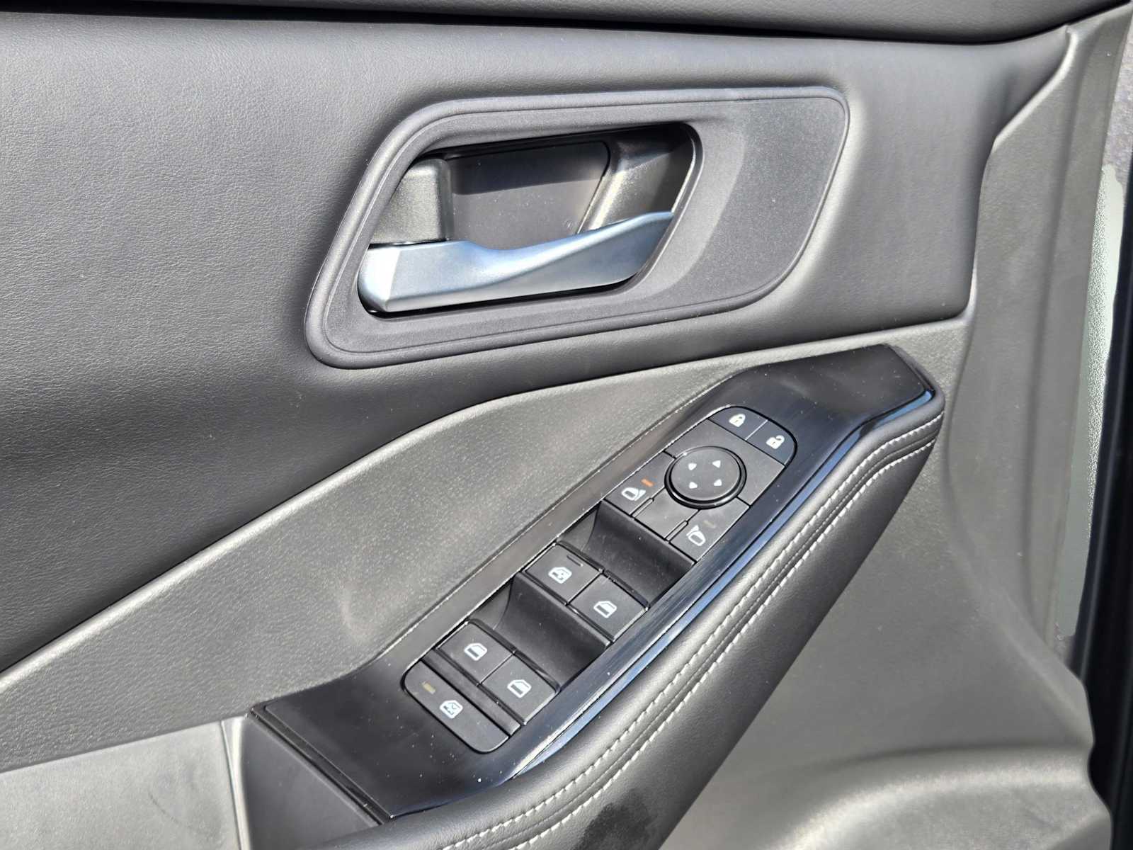 2026 Nissan Rogue SV photo 19