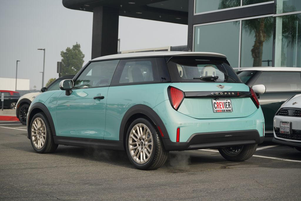 2026 Mini Cooper 2 Door Hardtop Signature photo 2