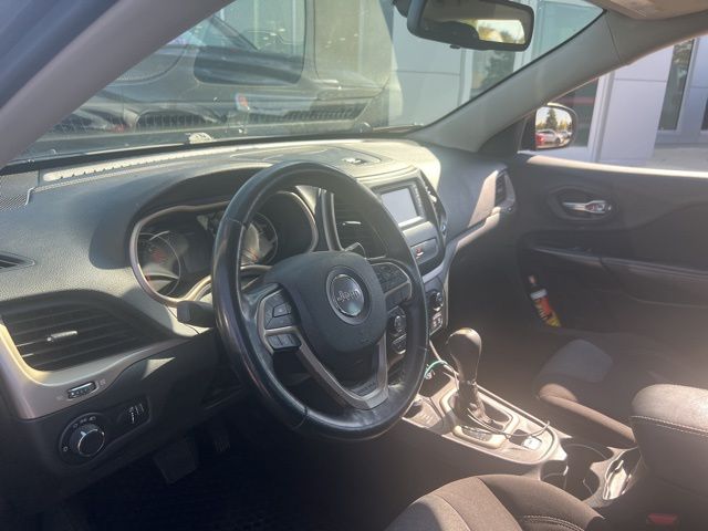 Used 2016 Jeep Cherokee Sport with VIN 1C4PJMAB9GW119904 for sale in Bloomington, IL