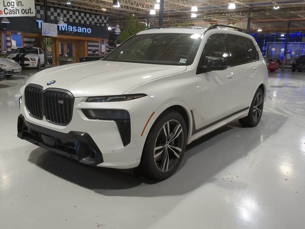 2024 BMW X7 M60i's photo