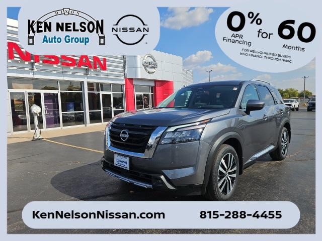 2025 Nissan Pathfinder Platinum's photo