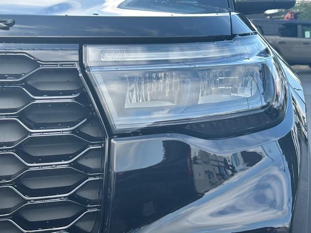 2025 Ford Explorer ST-Line photo 16