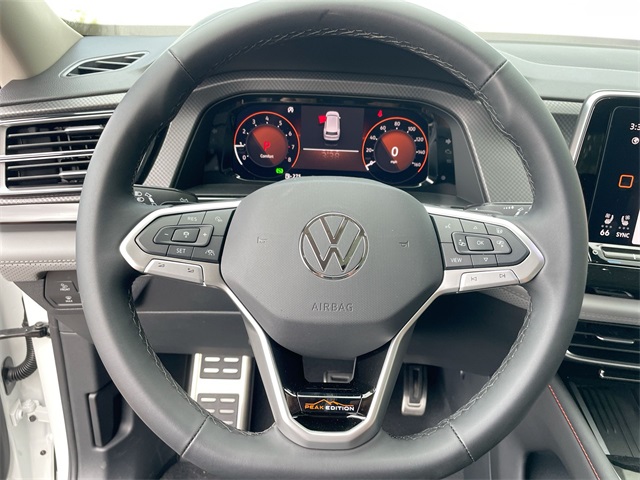 2025 Volkswagen Atlas Peak Edition SE Technology photo 30