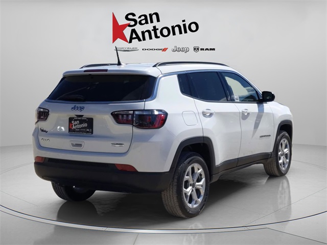 2026 Jeep Compass Latitude photo 4