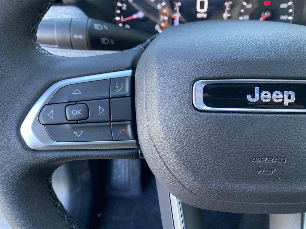2025 Jeep Compass Latitude photo 21