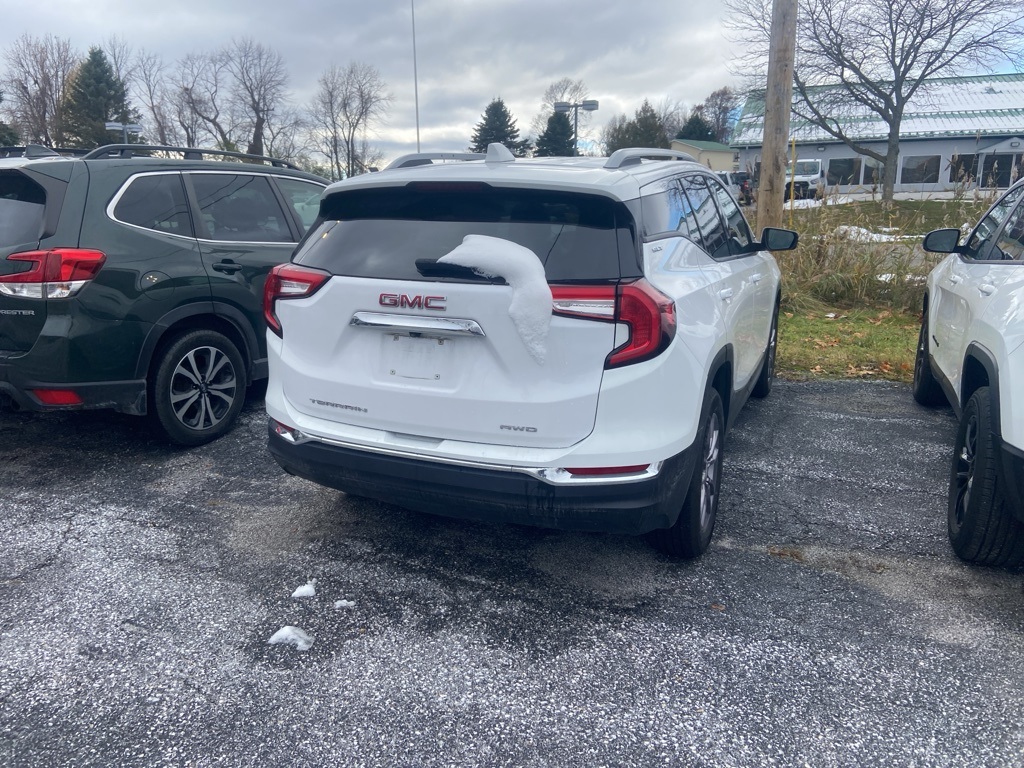 2023 Gmc Terrain SLT photo 2