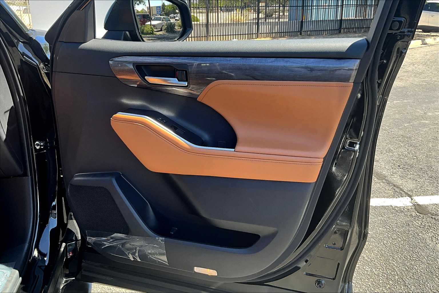 2025 Toyota Highlander Platinum photo 21
