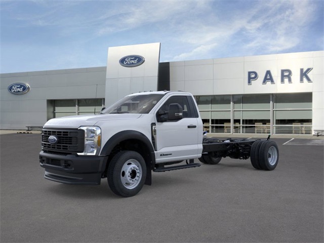2025 Ford F-550 Super Duty Chassis Cab XL's photo