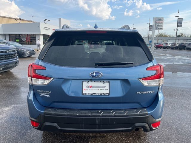 2019 Subaru Forester Premium photo 3