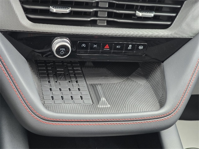 2025 Ford Explorer ST-Line photo 13
