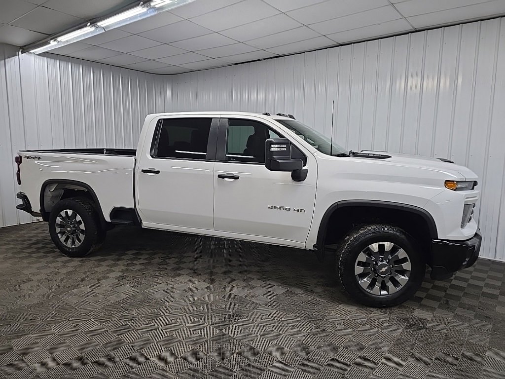 2024 Chevrolet Silverado 2500HD Custom's photo