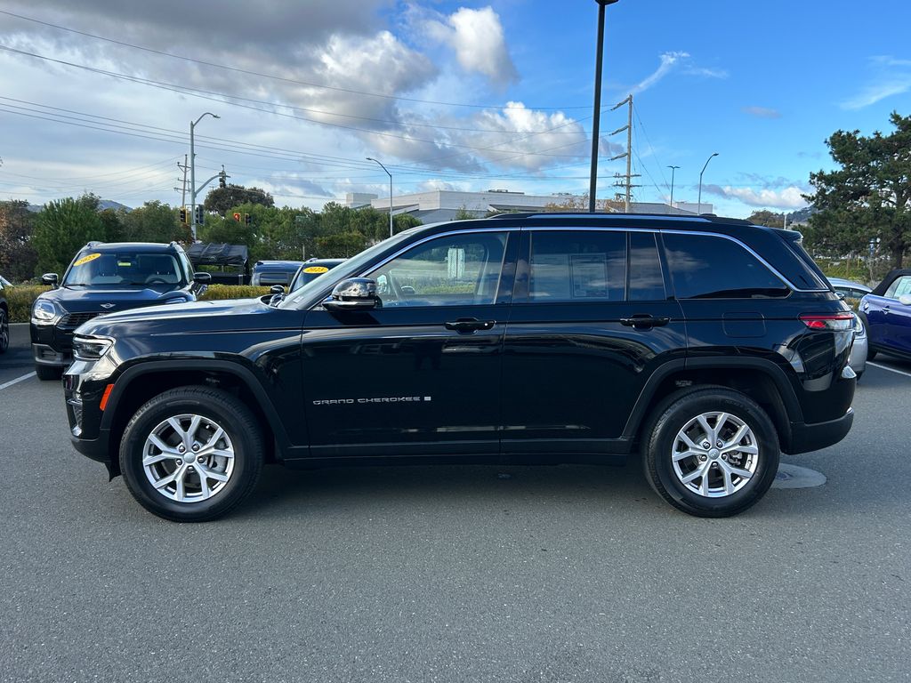 2022 Jeep Grand Cherokee Limited photo 2