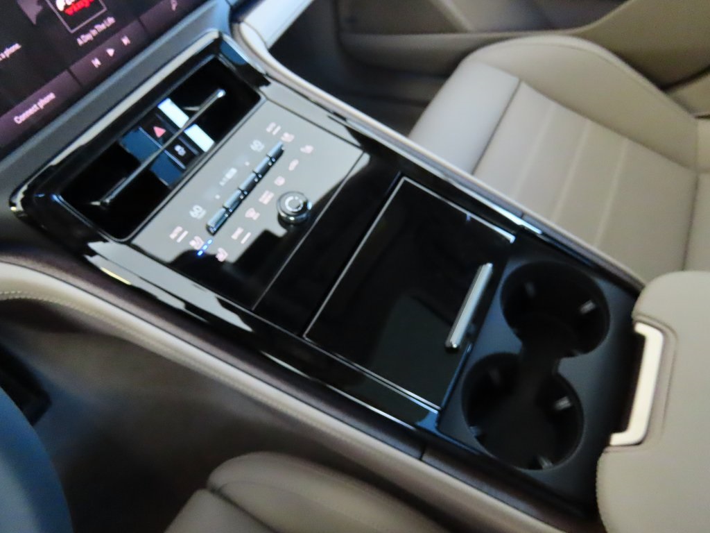 2024 Porsche Panamera 4 photo 31