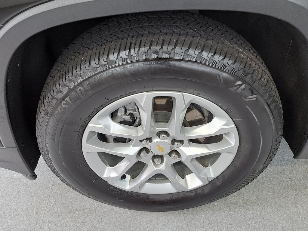 2023 Chevrolet Traverse LS photo 29