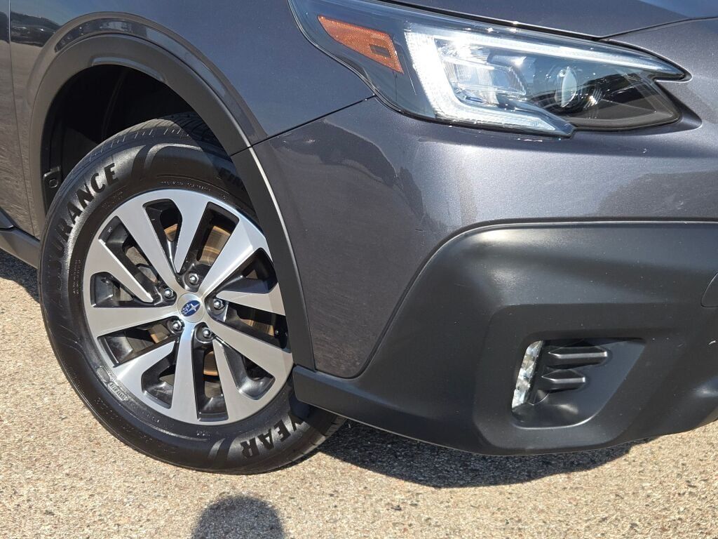2020 Subaru Outback Premium photo 2