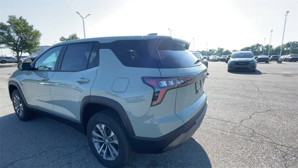 2026 Chevrolet Equinox LT photo 4