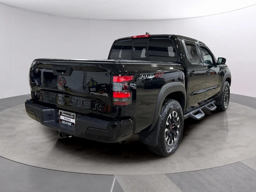 2022 Nissan Frontier Crew Cab photo 2