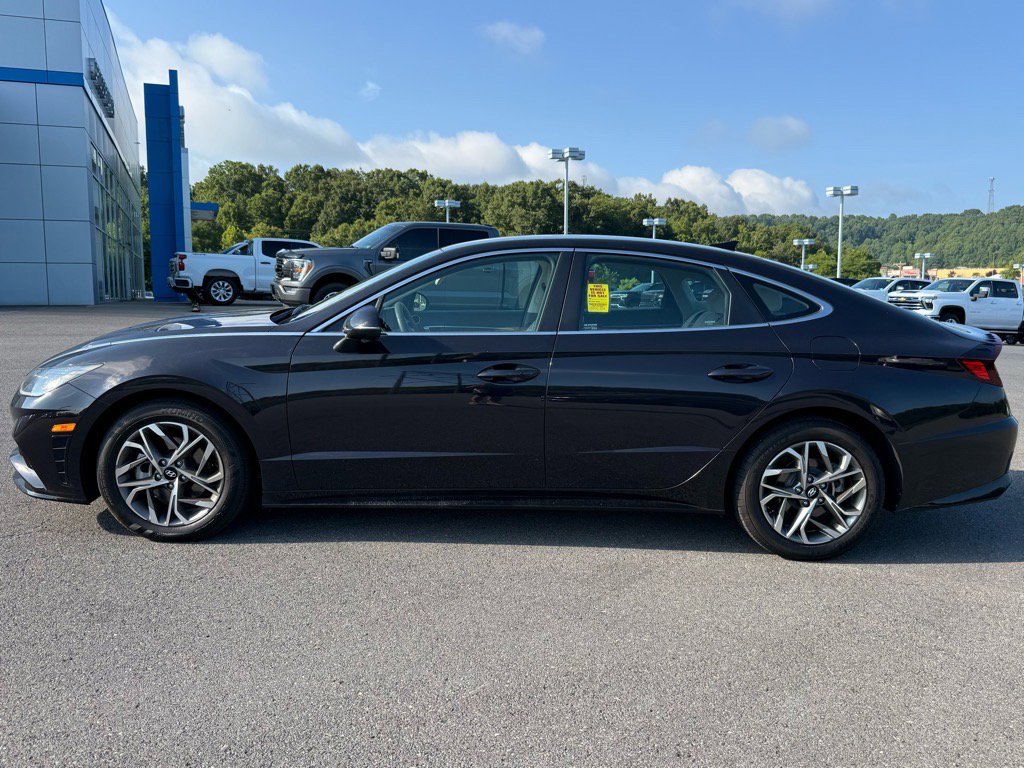 2023 Hyundai Sonata SEL photo 2