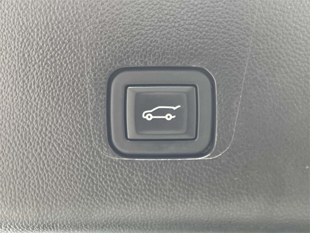 2023 Chevrolet Traverse Premier photo 18