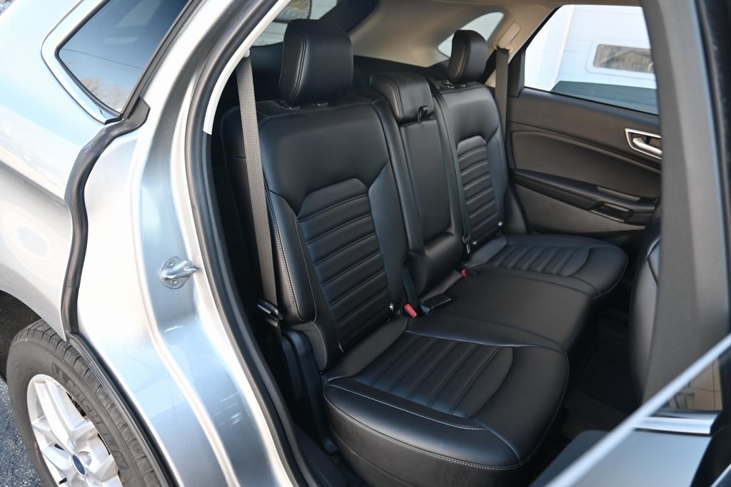 2022 Ford Edge SEL photo 25
