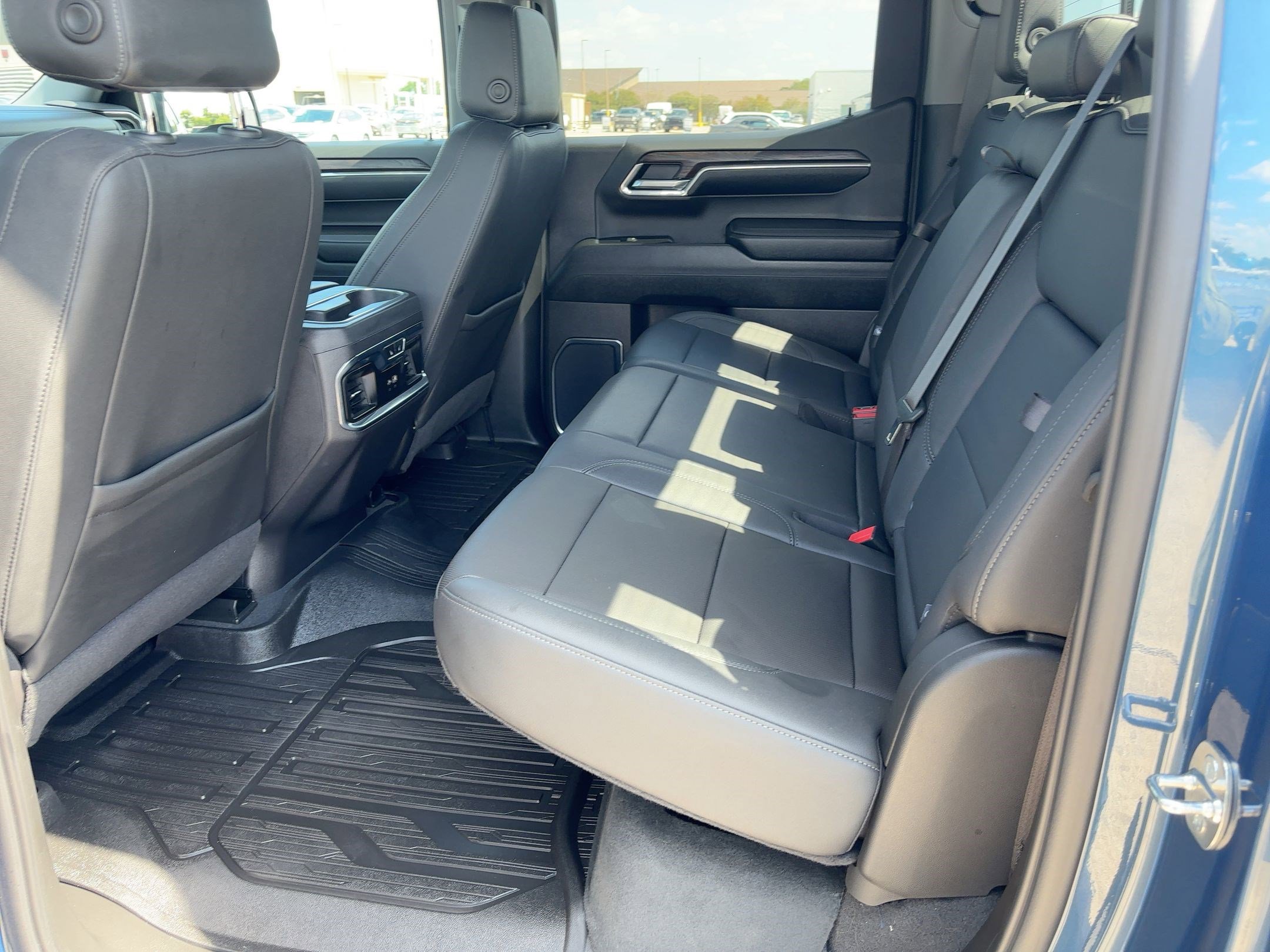 2024 Gmc Sierra 1500 SLT photo 12